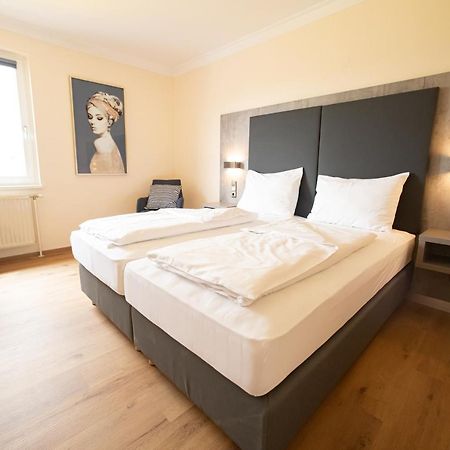 Das Reinisch Just Rooms Schwechat Eksteriør billede