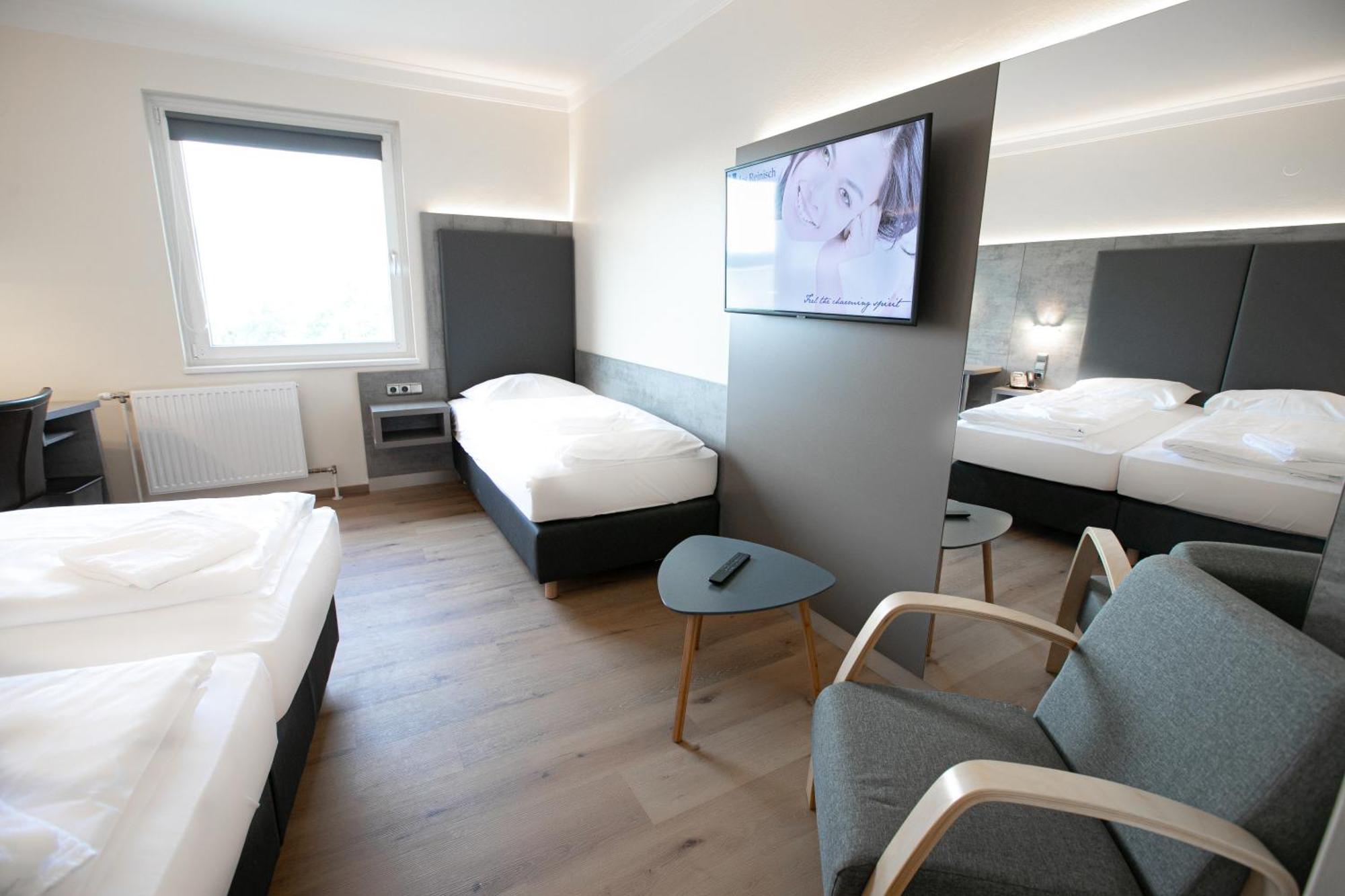 Das Reinisch Just Rooms Schwechat Eksteriør billede